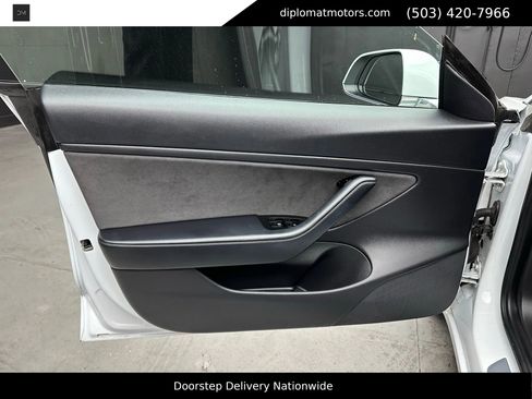 Used 2018 Tesla Model 3 Long Range image 22