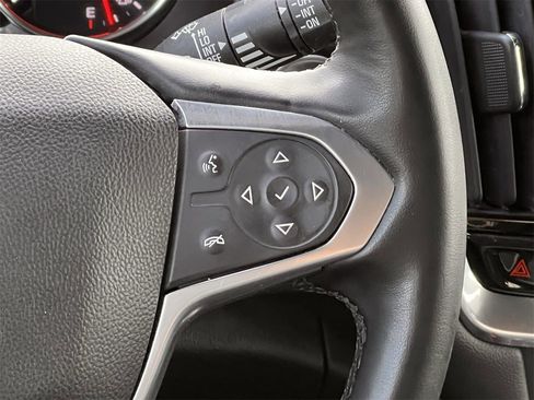 Used 2023 Chevrolet Traverse Premier image 15