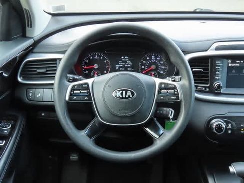 Used 2019 Kia Sorento LX image 20