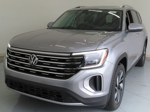 New 2025 Volkswagen Atlas SEL image 9