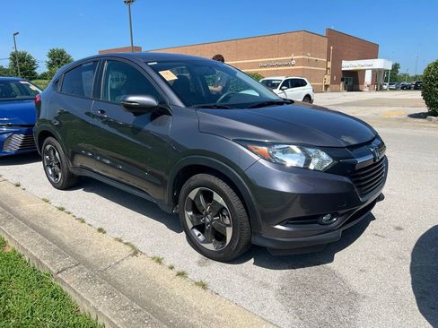 Used 2018 Honda HR-V EX image 2
