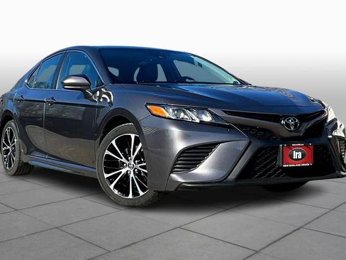 Used 2020 Toyota Camry SE FWD image 3
