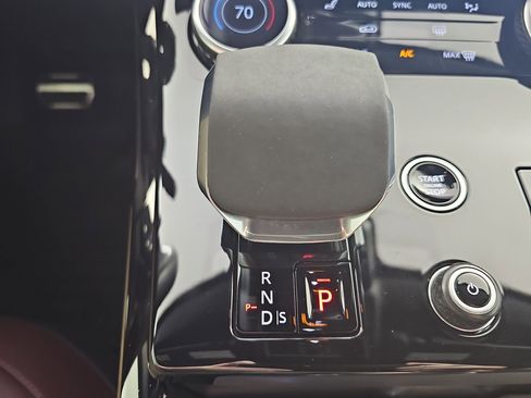 Used 2023 Land Rover Range Rover Sport SE Dynamic image 17