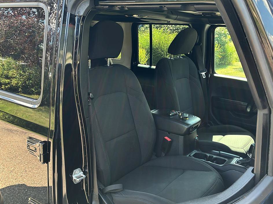 Used 2020 Jeep Wrangler Unlimited Sport S AWD/4WD image 38