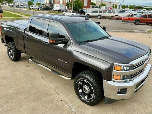 Used 2015 Chevrolet Silverado 2500 LT w/ LT Convenience Package AWD/4WD image 4