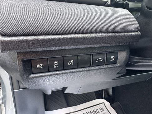 Used 2025 Toyota Camry LE AWD/4WD image 15