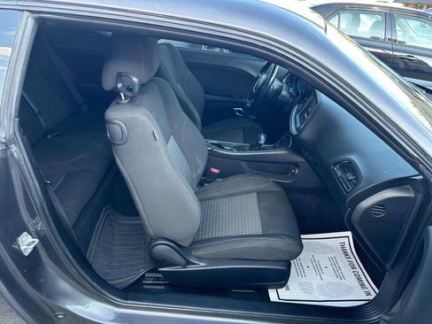 Used 2021 Dodge Challenger SXT w/ Driver Convenience Group image 14