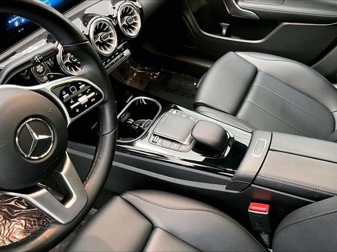Used 2022 Mercedes-Benz CLA 250 image 15