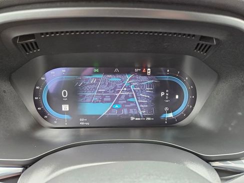 Certified 2025 Volvo XC60 B5 Plus AWD/4WD image 21