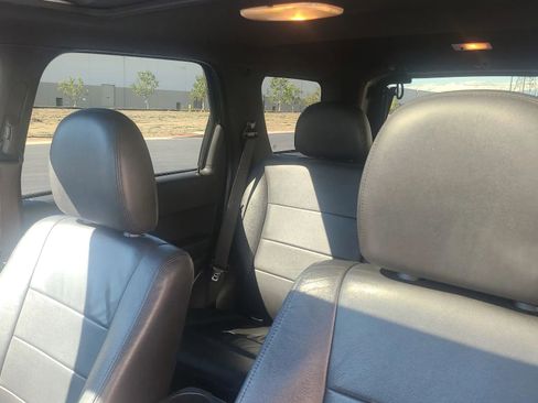 Used 2011 Ford Escape Limited w/ 301A Rapid Spec Order Code image 25