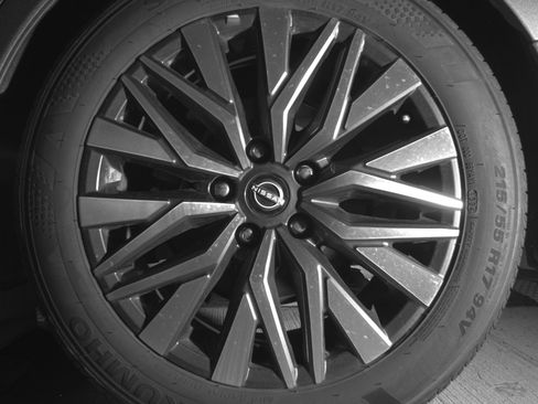 Used 2025 Nissan Altima 2.5 SV image 14