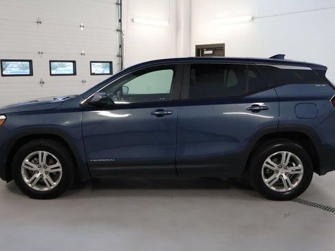 Used 2024 GMC Terrain SLE AWD/4WD image 4