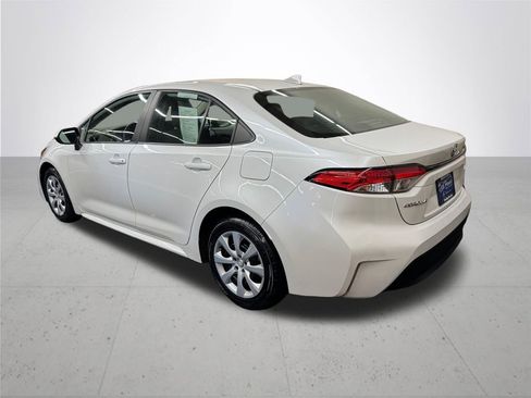 Used 2024 Toyota Corolla LE FWD image 4