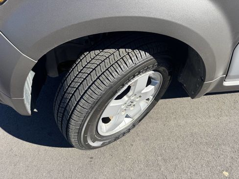 Used 2003 Honda Element EX image 9