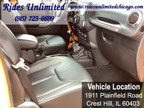 Used 2013 Jeep Wrangler Unlimited Sahara w/ Dual Top Group AWD/4WD image 26