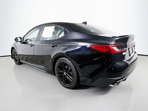 Used 2025 Toyota Camry SE image 8