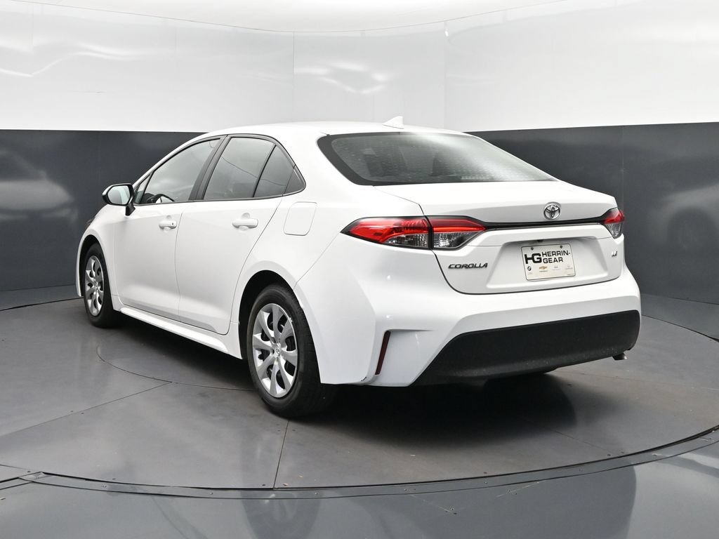 Used 2024 Toyota Corolla LE FWD image 5