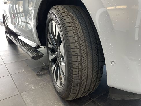 Used 2025 Ford Expedition Max Platinum w/ Driver's Package image 13