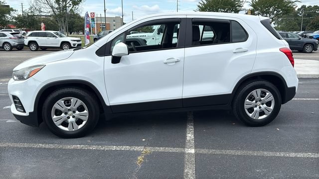 Used 2017 Chevrolet Trax LS FWD image 4