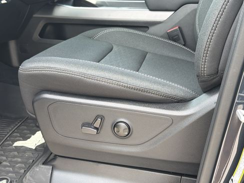 Used 2025 RAM 1500 Big Horn RWD image 16