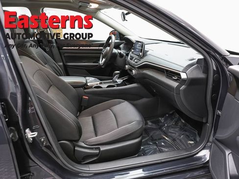 Used 2021 Nissan Altima 2.5 SV w/ SV Premium Package FWD image 24