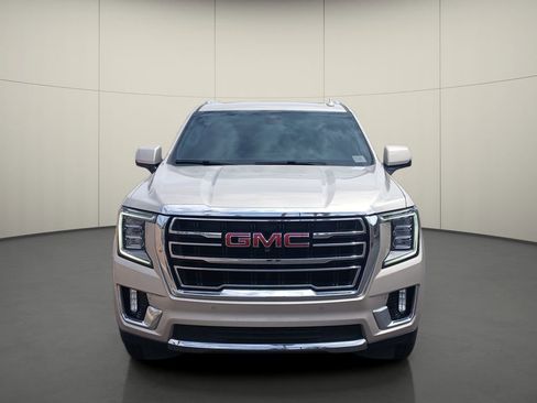 Used 2022 GMC Yukon SLT w/ SLT Premium Package image 2