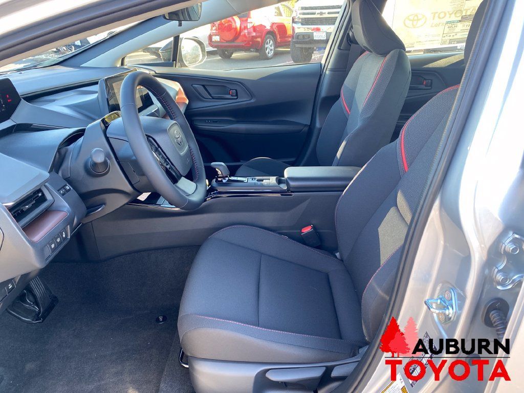 New 2027 Toyota Prius Plug-In Hybrid FWD image 11