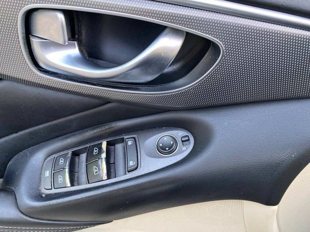 Used 2017 INFINITI Q50 Signature Edition w/ All Weather Package (L93) RWD image 18