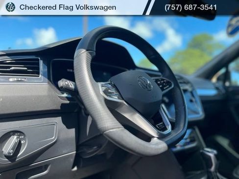 Used 2024 Volkswagen Tiguan SE R-Line AWD/4WD image 18