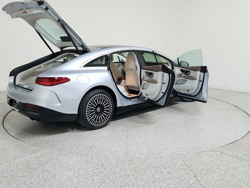 Certified 2023 Mercedes-Benz EQS 580 4MATIC Sedan image 9