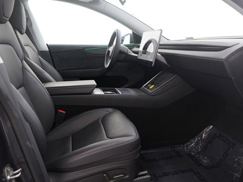 Used 2026 Tesla Model Y AWD image 13