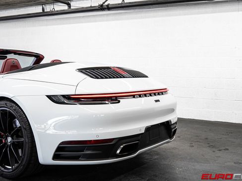 Used 2022 Porsche 911 Carrera image 16