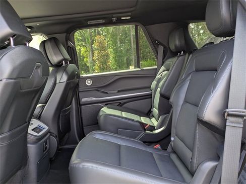 New 2025 Lincoln Navigator Reserve w/ Jet Appearance Package image 13