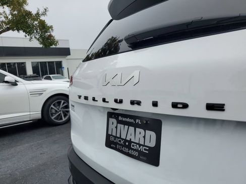 Used 2022 Kia Telluride SX w/ Nightfall Edition Package image 6