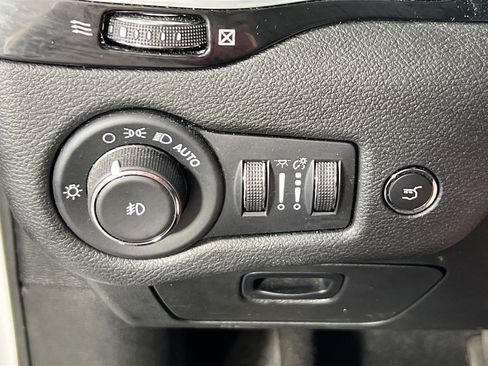 Used 2023 Jeep Cherokee Altitude Lux w/ Lux Elite Package AWD/4WD image 10
