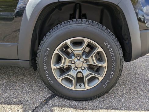 Certified 2020 Jeep Cherokee Trailhawk w/ Cold Weather Group image 28