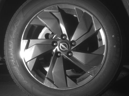 Used 2025 Nissan Rogue SV image 15