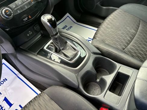 Used 2019 Nissan Rogue S FWD image 20