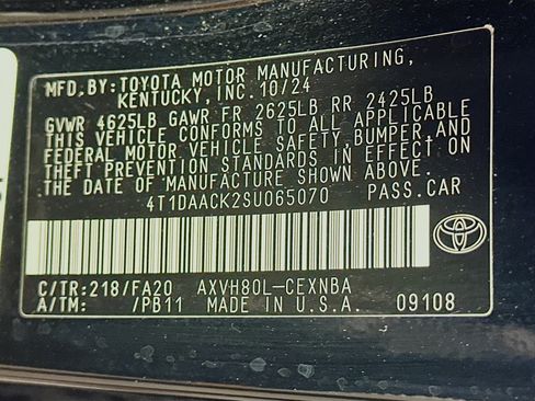 Used 2025 Toyota Camry LE FWD image 12