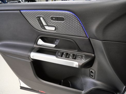 Certified 2026 Mercedes-Benz GLB 250 4MATIC image 32