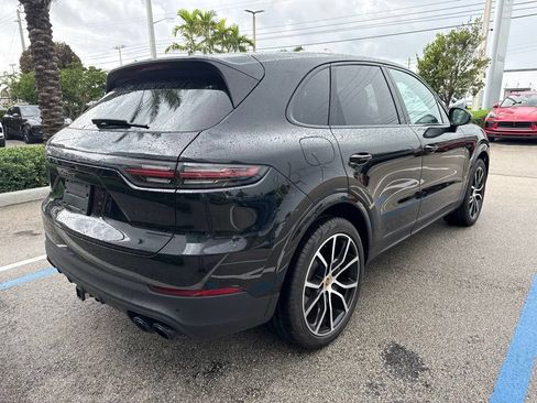 Certified 2023 Porsche Cayenne Platinum Edition AWD/4WD image 28