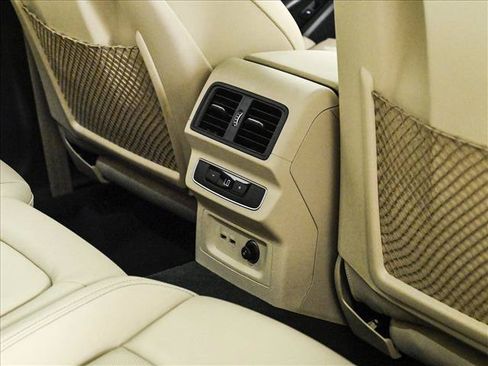 Used 2023 Audi Q5 2.0T Premium Plus w/ Premium Plus Package AWD/4WD image 18