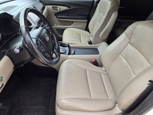 Used 2017 Honda Pilot Touring image 9