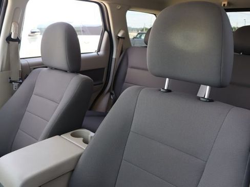 Used 2009 Ford Escape XLT FWD image 16