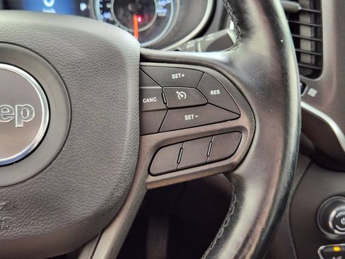 Used 2020 Jeep Cherokee Trailhawk w/ Cold Weather Group AWD/4WD image 19