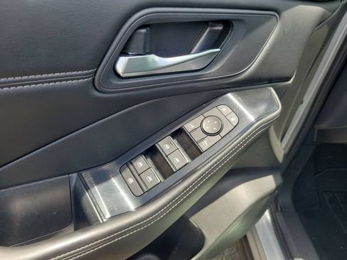 Used 2023 Nissan Rogue SV w/ SV Premium B Package FWD image 18