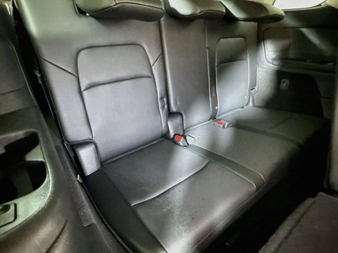Used 2025 Nissan Pathfinder SL FWD image 26
