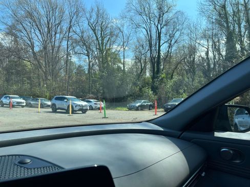 Used 2025 Hyundai Elantra SEL image 35