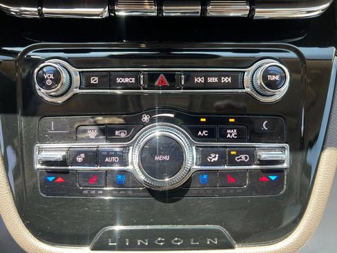 Used 2020 Lincoln Corsair AWD w/ Equipment Group 101A image 34
