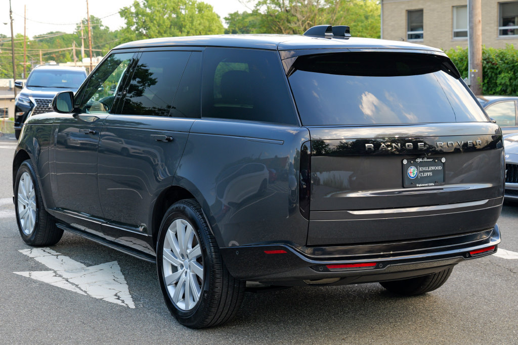Used 2025 Land Rover Range Rover Long Wheelbase SE AWD/4WD image 5